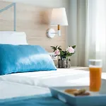 Santorini Main Square Hotel 3*