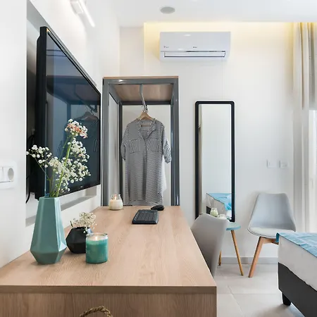 Santorini Main Square 3* Тира