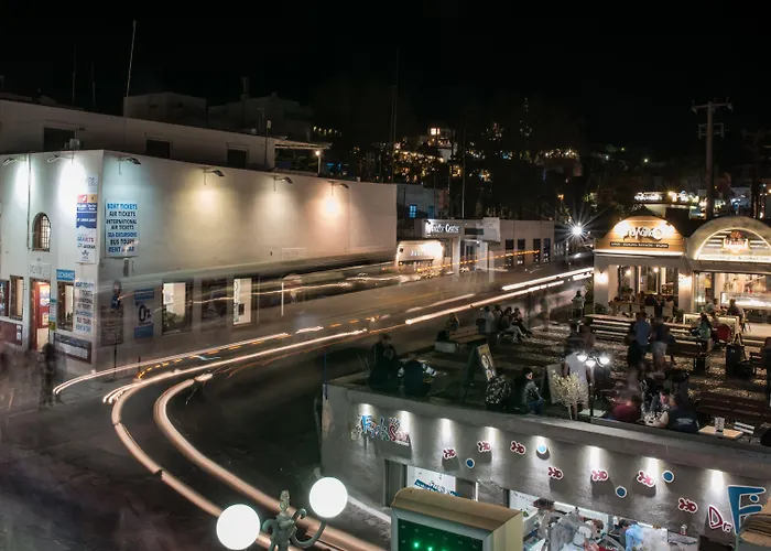 Santorini Main Square Отель Тира