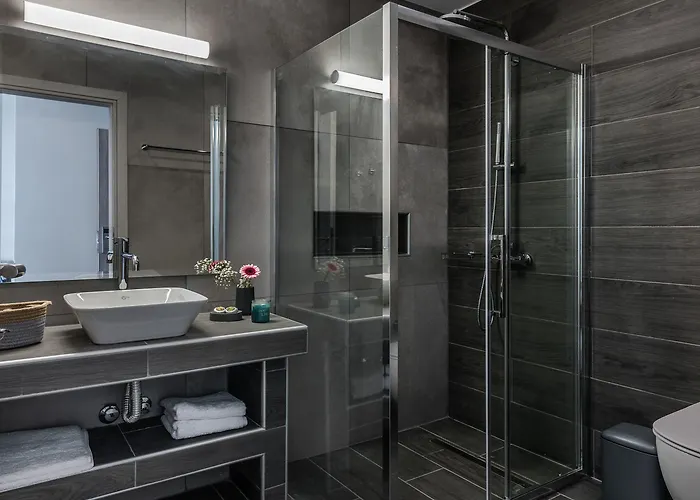 Отель Santorini Main Square 3*