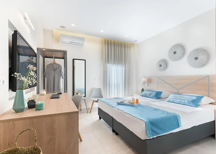 Santorini Main Square Отель Тира