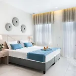Santorini Main Square Hotel 3*