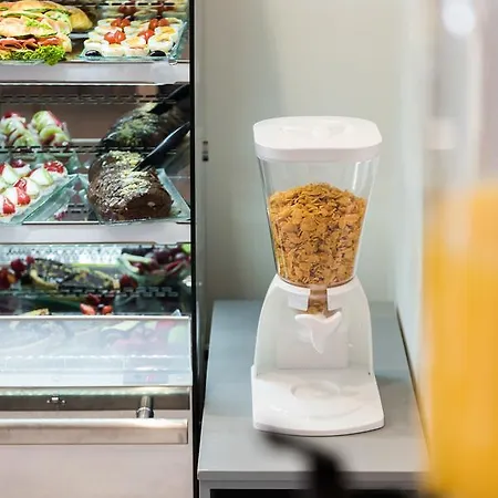 Santorini Main Square Fíra