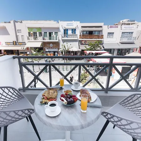 Santorini Main Square 3*