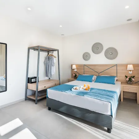 Santorini Main Square 3* 산토리니