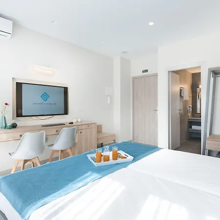 سانتوريني ماين سكوير 3*