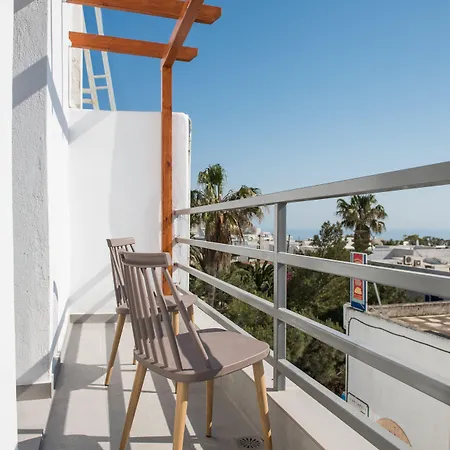 سانتوريني ماين سكوير فندق