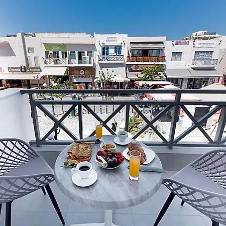 Santorini Main Square Hotel 3*
