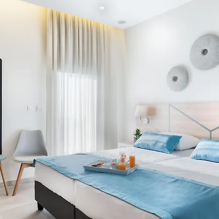 سانتوريني ماين سكوير 3* ثيرا