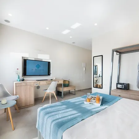 Santorini Main Square Hotel 3*