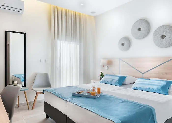 Santorini Main Square 3* 산토리니