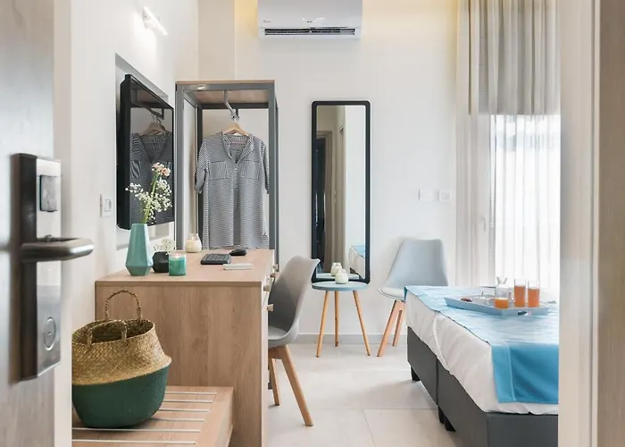 Santorini Main Square 3* 산토리니