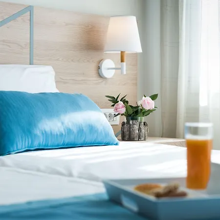 Santorini Main Square Firá