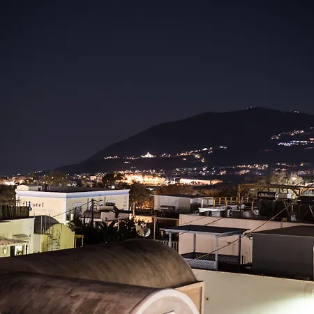 Santorini Main Square 3* Firá