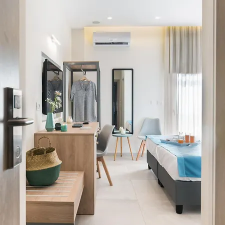 Santorini Main Square 3* Fíra