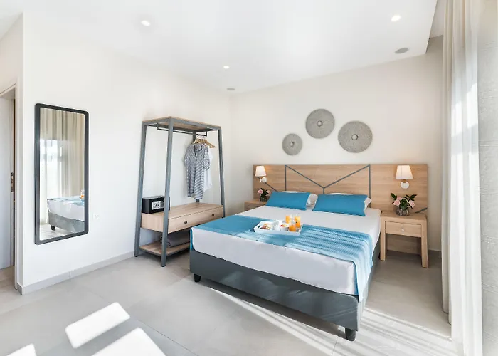 Santorini Main Square 3* Fira (Santorini)