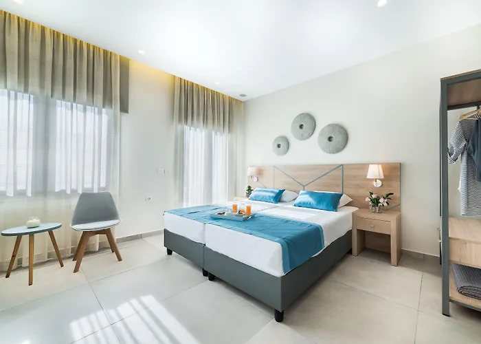 Hotell Santorini Main Square 3*