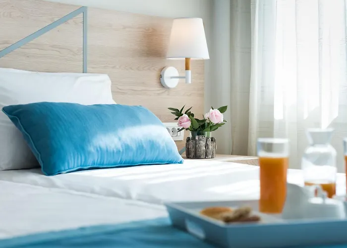 Santorini Main Square Hotel 3*