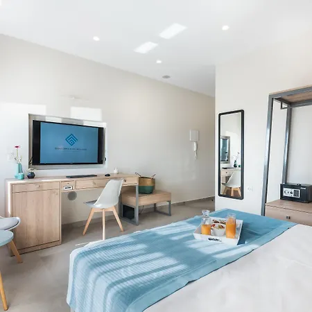 Santorini Main Square מלון 3*